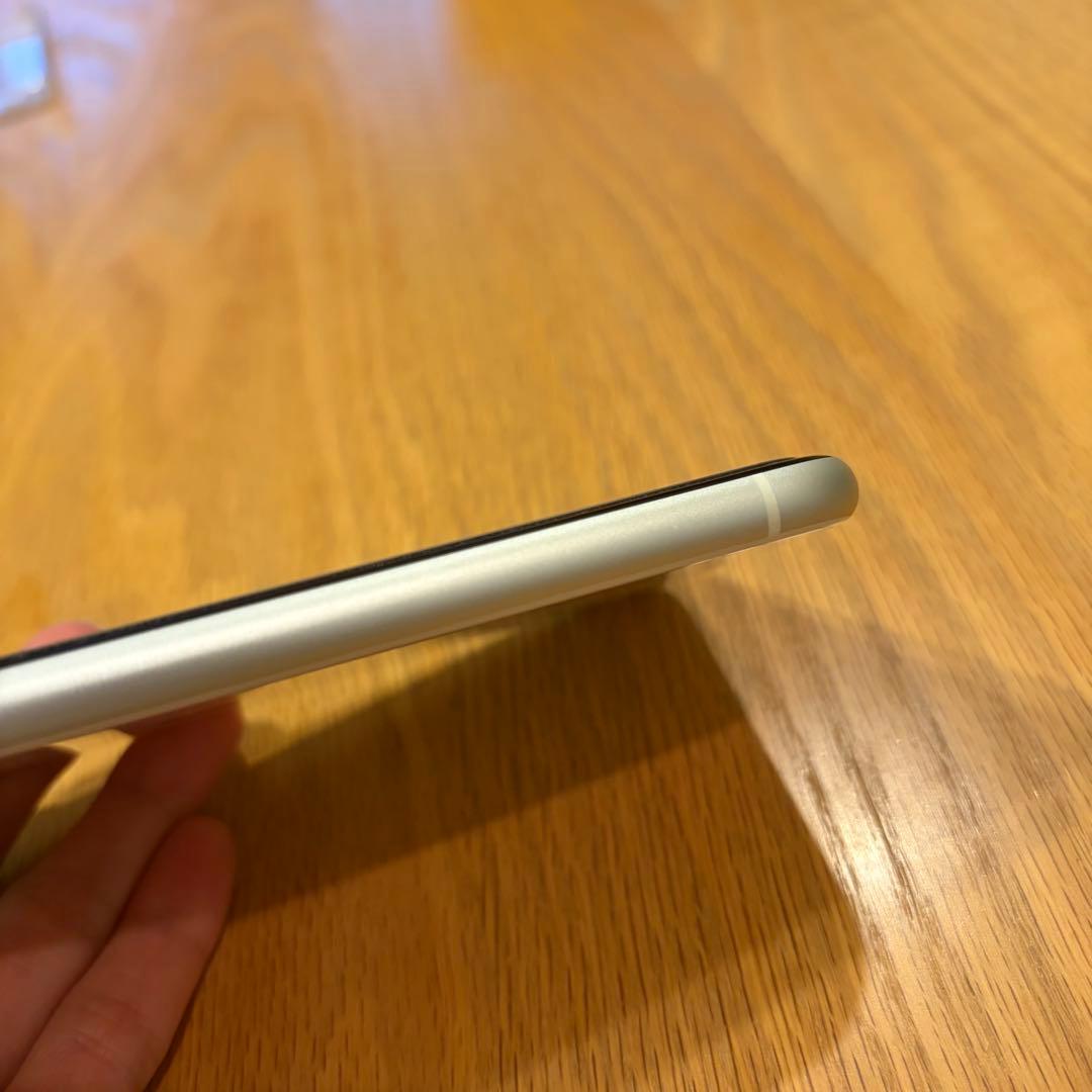 Apple iPhone 11ホワイト 6.1インチ