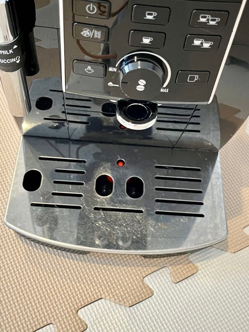 デロンギ　エスプレッソマシンMagnifica S