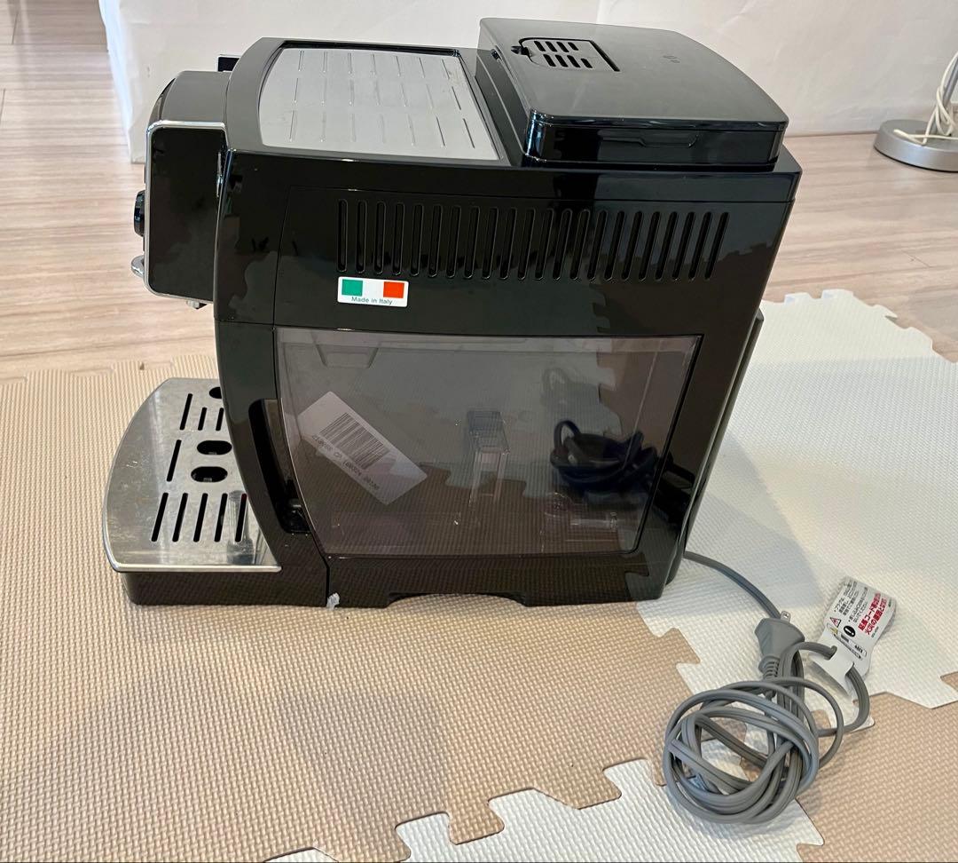 デロンギ　エスプレッソマシンMagnifica S