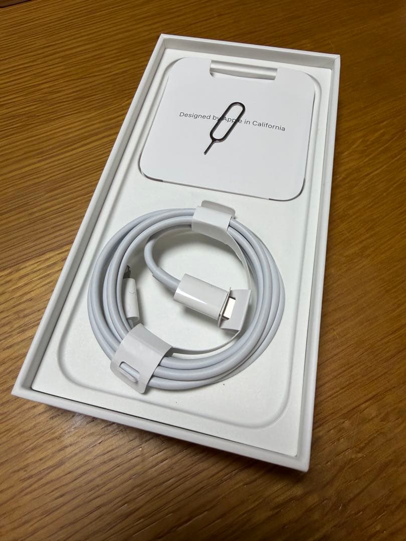 iPhone14 本体 ライトニングケーブル SIMピン