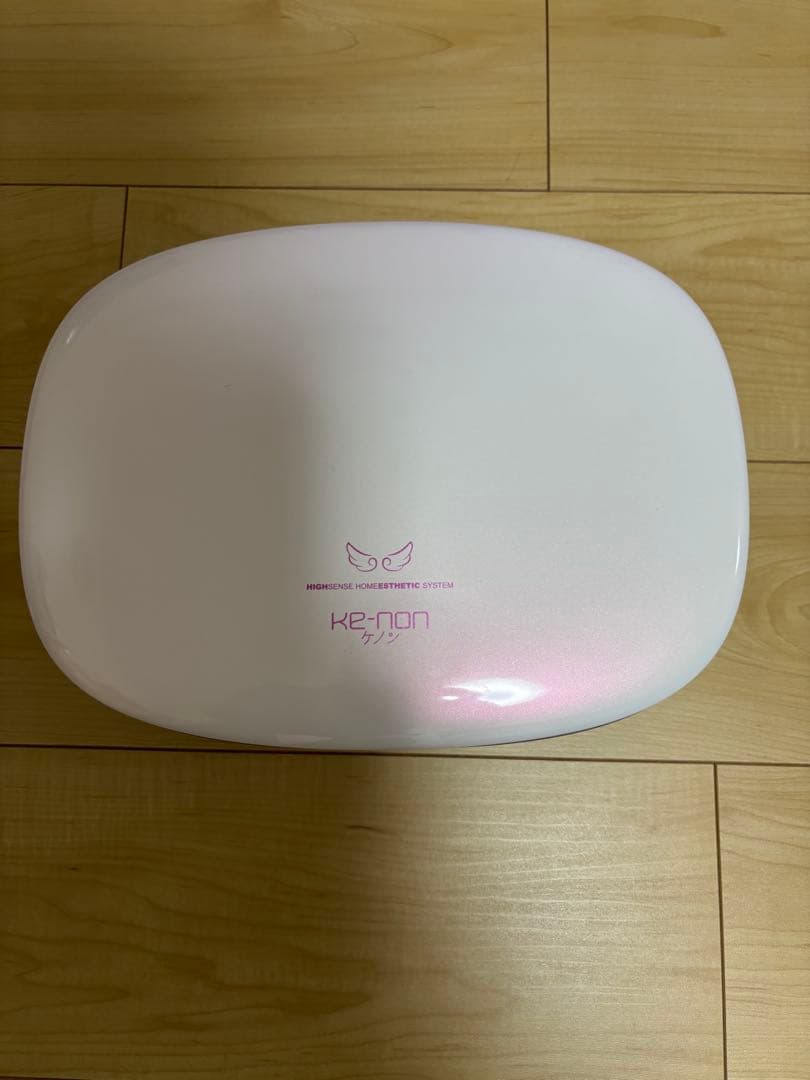 ケノン 脱毛器 本体と付属品