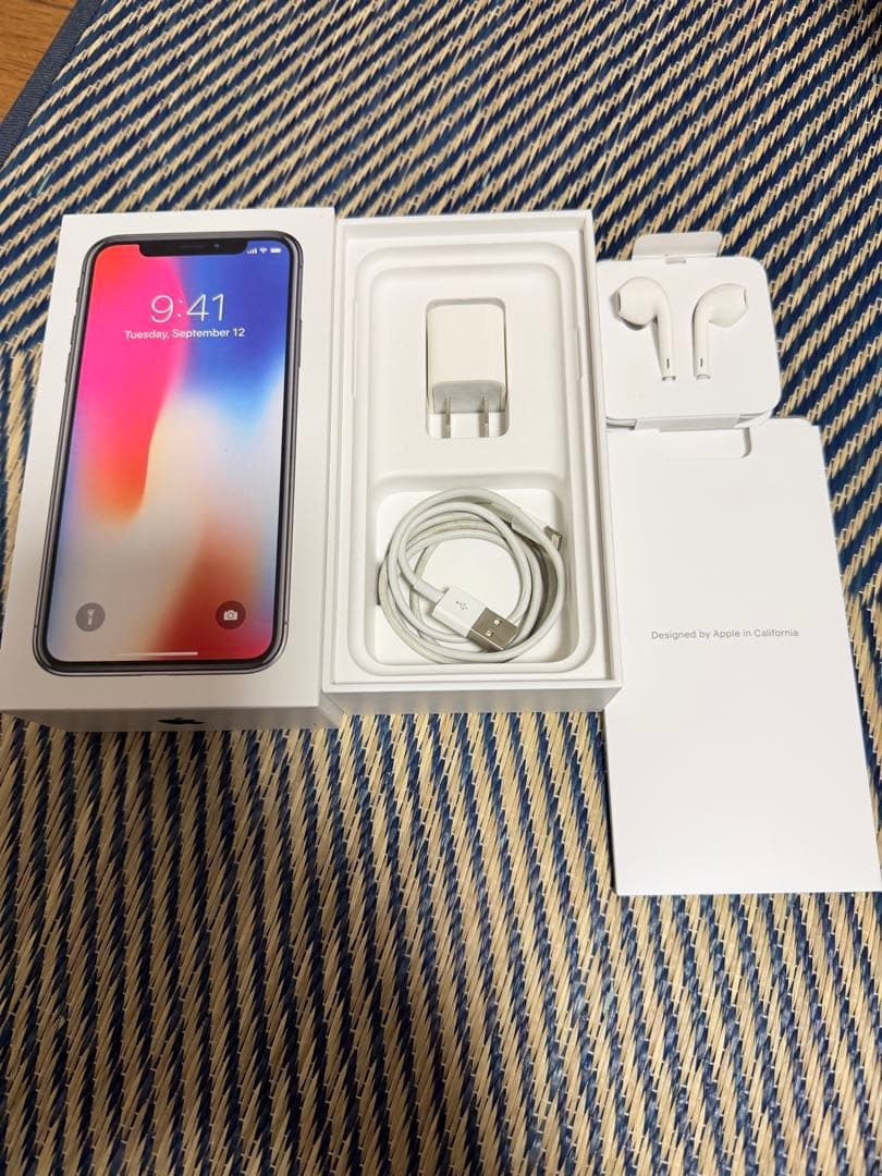 iPhone X スペースグレイ　256GB SIMフリー バッテリー82%