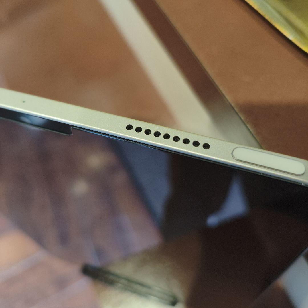 Apple iPad Air第5世代　Starlight64GB Wihi 本体