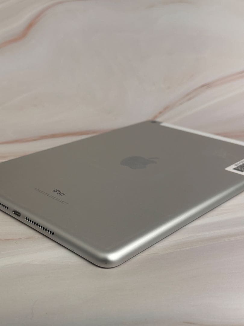 ipad第５世代32GB wifi+cellular simフリーシルバー