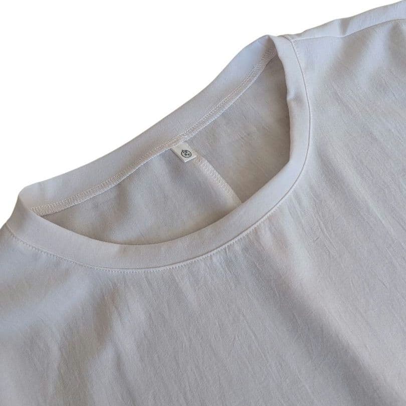 美品✨️BEARDSLEY　 後ろドレープTブラウス　ホワイト