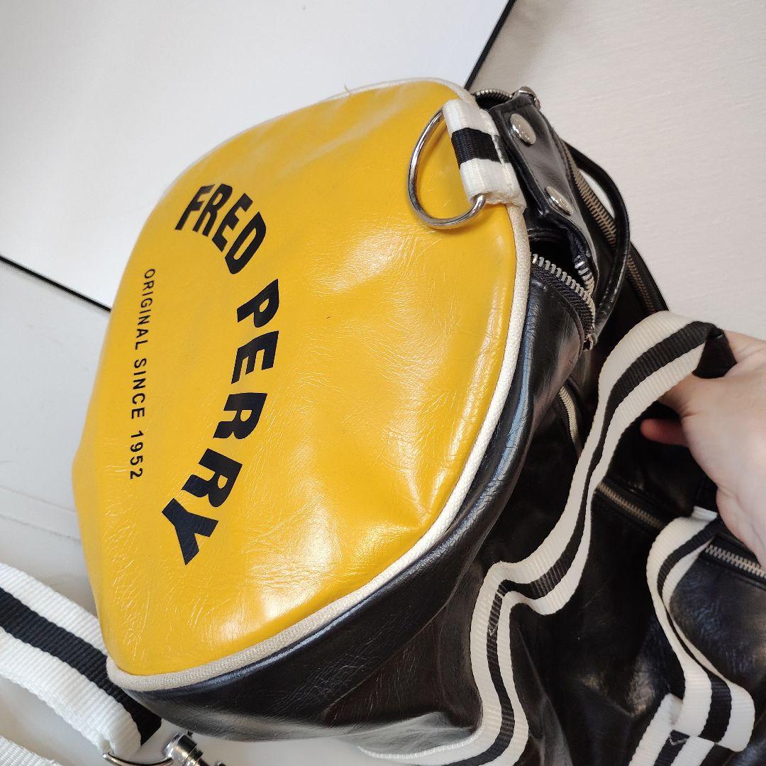 FRED PERRY ショルダーバッグ 黒/黄色