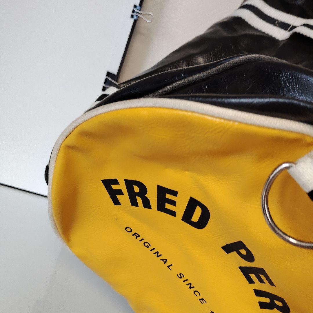 FRED PERRY ショルダーバッグ 黒/黄色