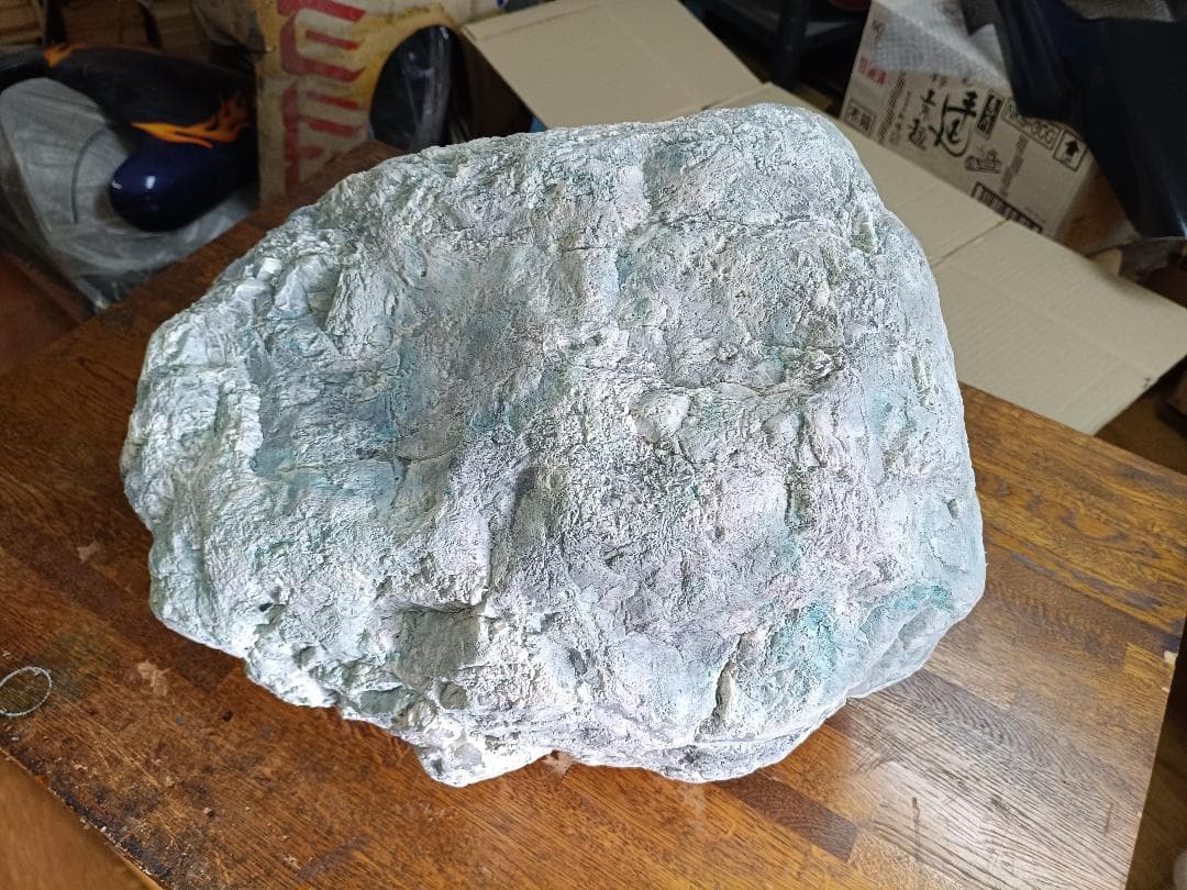 擬岩　人工石　軽くて丈夫FRP製　アート　オブジェ