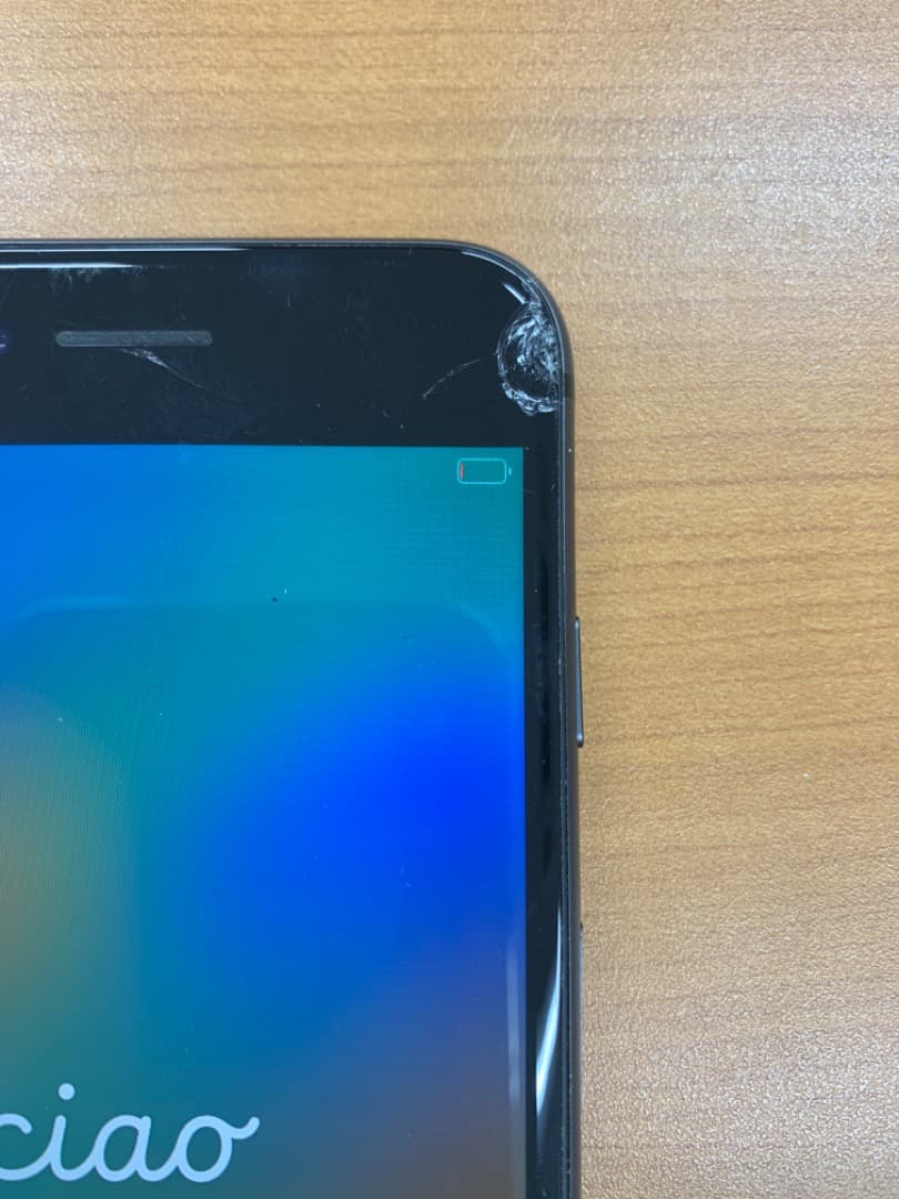 お*り様 動作確認済 iPhone 8 64GB ID K6621