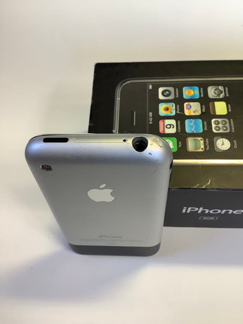 Apple iPhone 2G（A1203）4GB 箱入り完動品