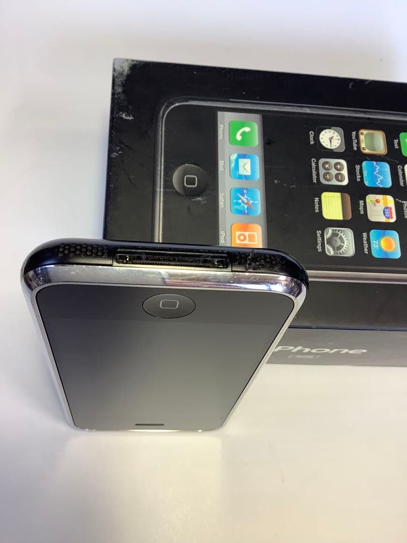 Apple iPhone 2G（A1203）4GB 箱入り完動品