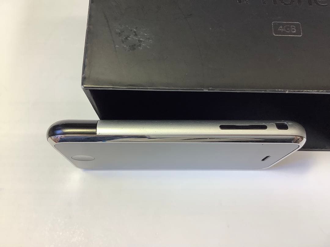 Apple iPhone 2G（A1203）4GB 箱入り完動品