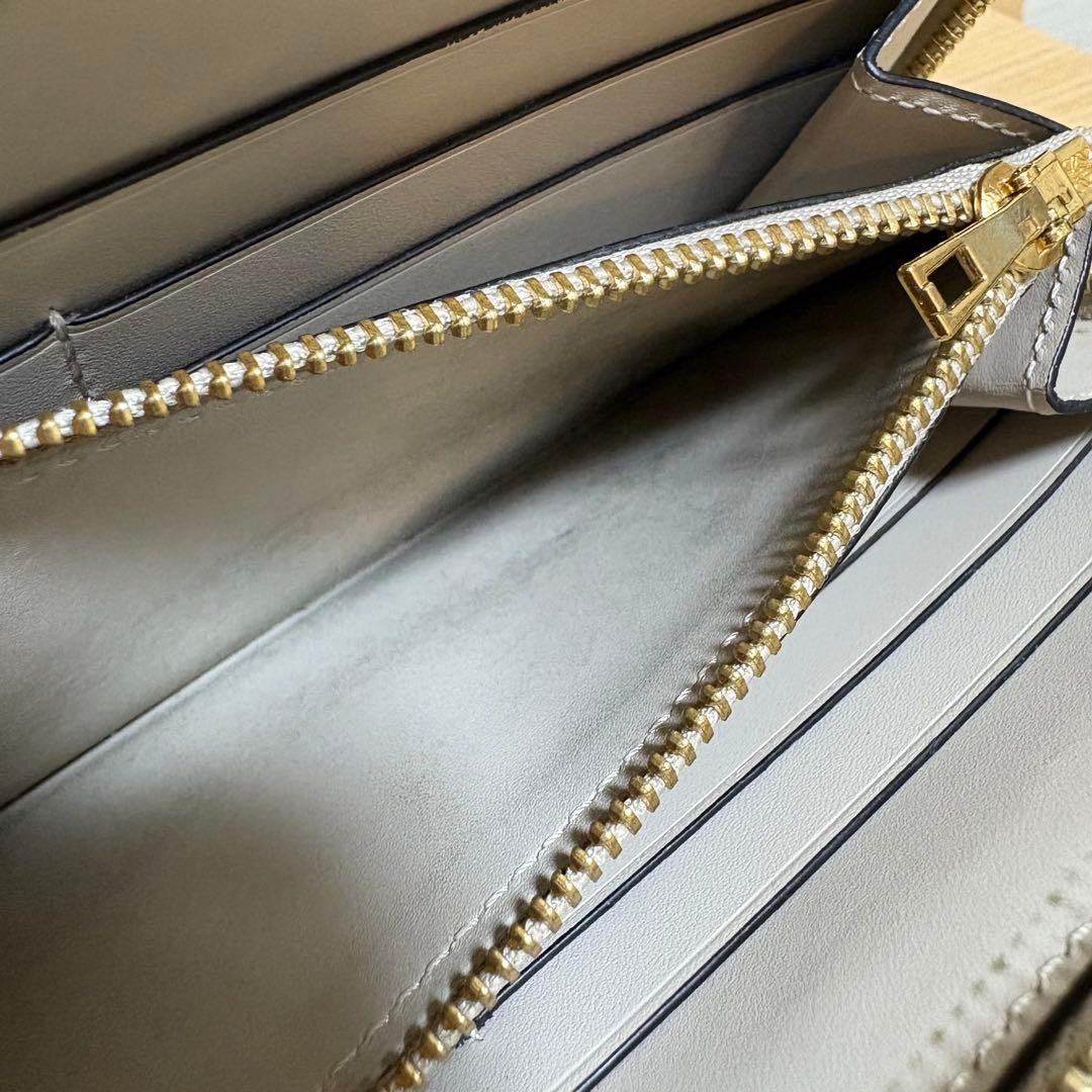 LOEWE リピートジップアラウンド　長財布　ベージュ