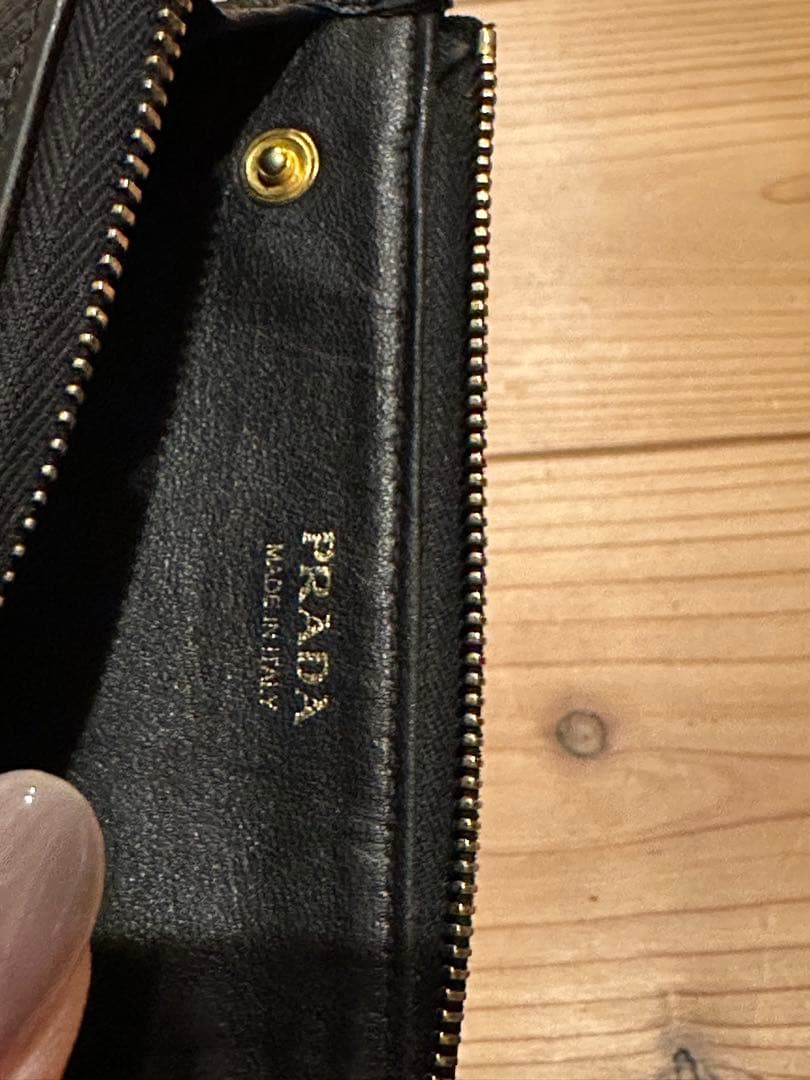 はるきんぐ　PRADA ブラック サフィアーノレザーケース