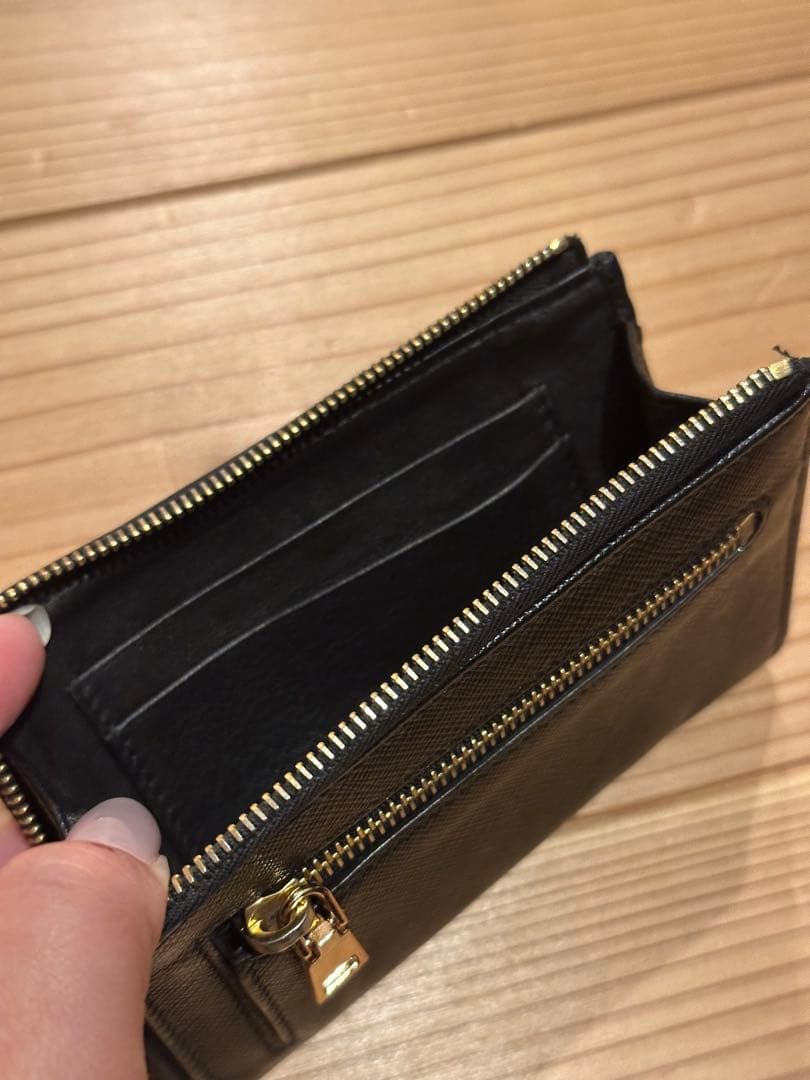 はるきんぐ　PRADA ブラック サフィアーノレザーケース