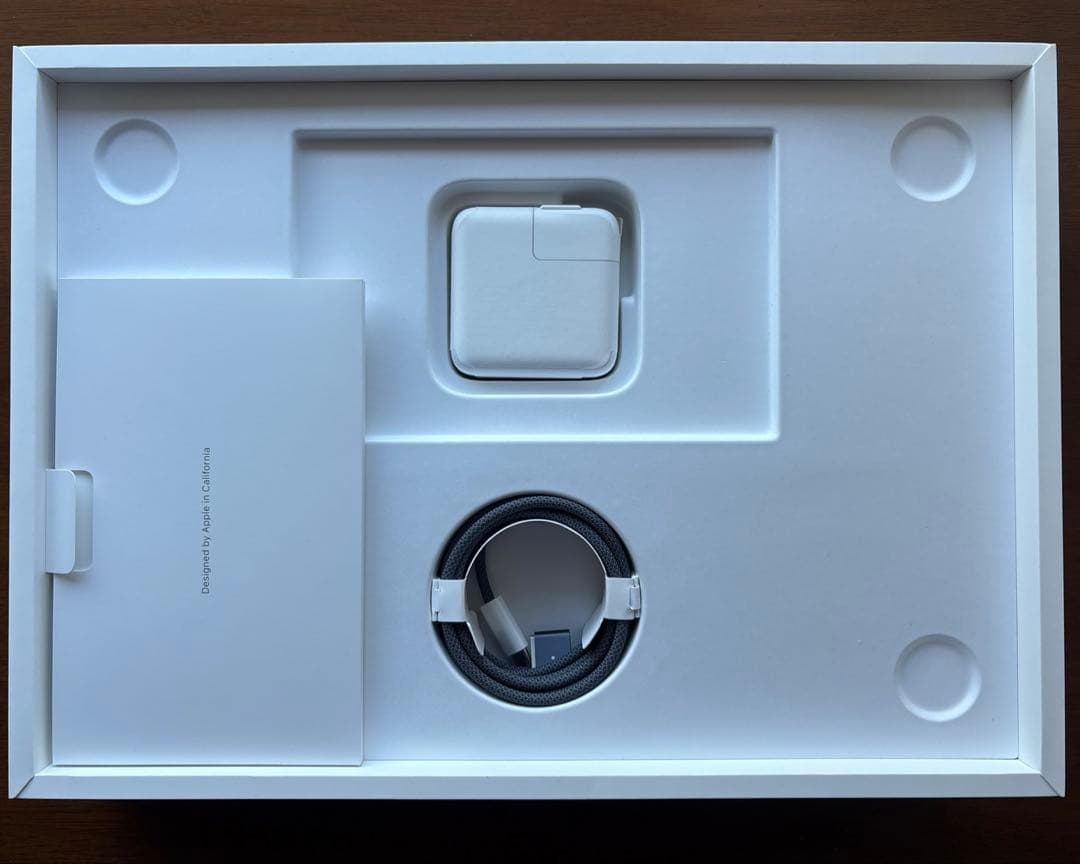 MacBook Air M2 メモリ16GB 容量256GB パソコン