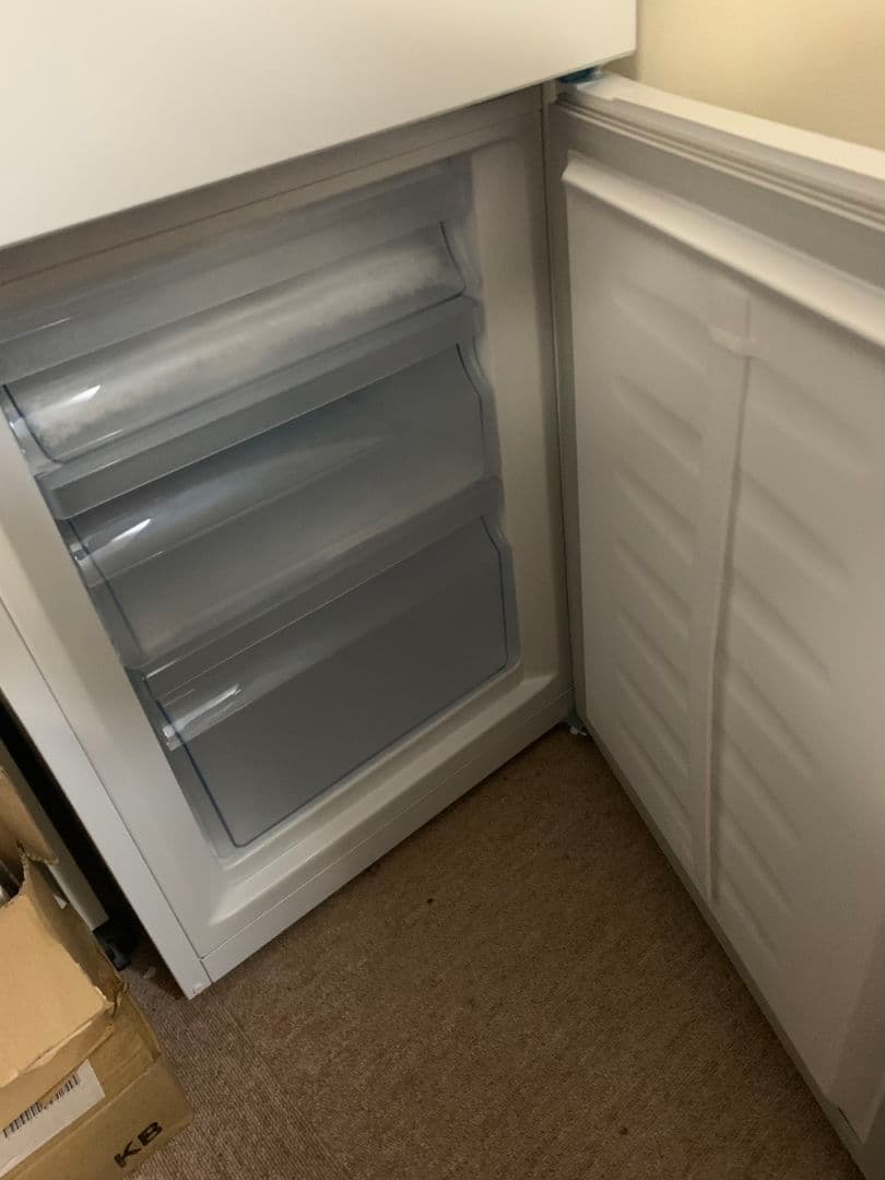 長崎発　Hisense ノンフロン冷凍冷蔵庫 HR-D1701W　引取限定　美品