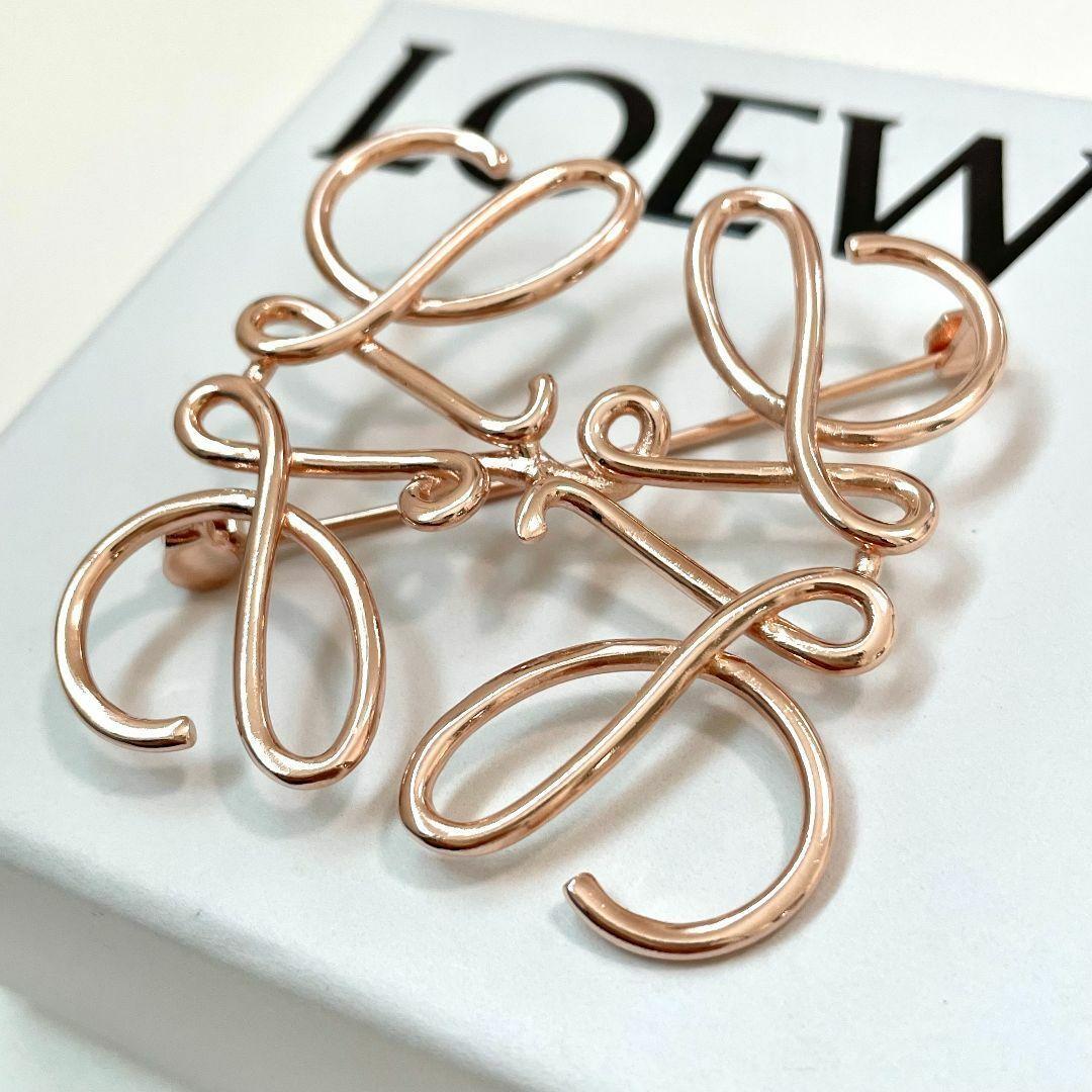 ロエベ ブローチ Anagram brooch in l ロゴ ゴールド
