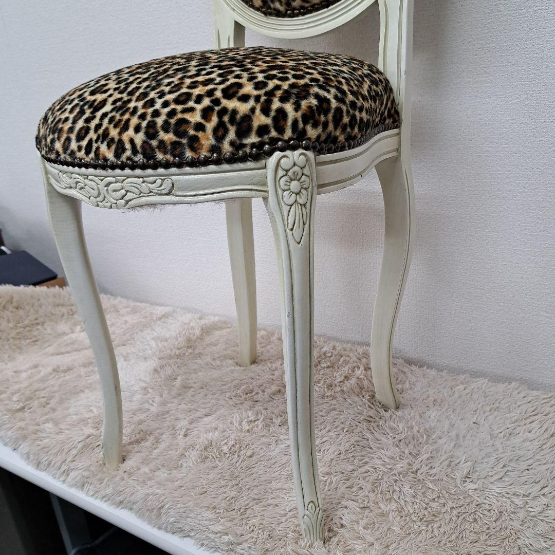 ♡アンティーク　ヒョウ柄 猫脚ダイニングチェア ♡