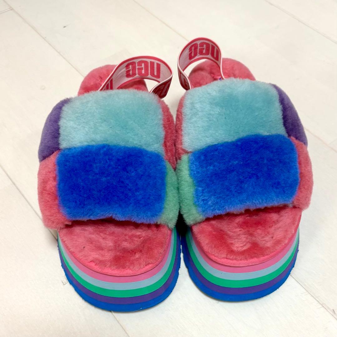 UGG カラフルプラットフォームサンダル　25㎝（23.5〜24.5㎝）