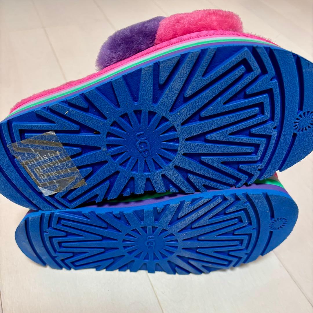 UGG カラフルプラットフォームサンダル　25㎝（23.5〜24.5㎝）
