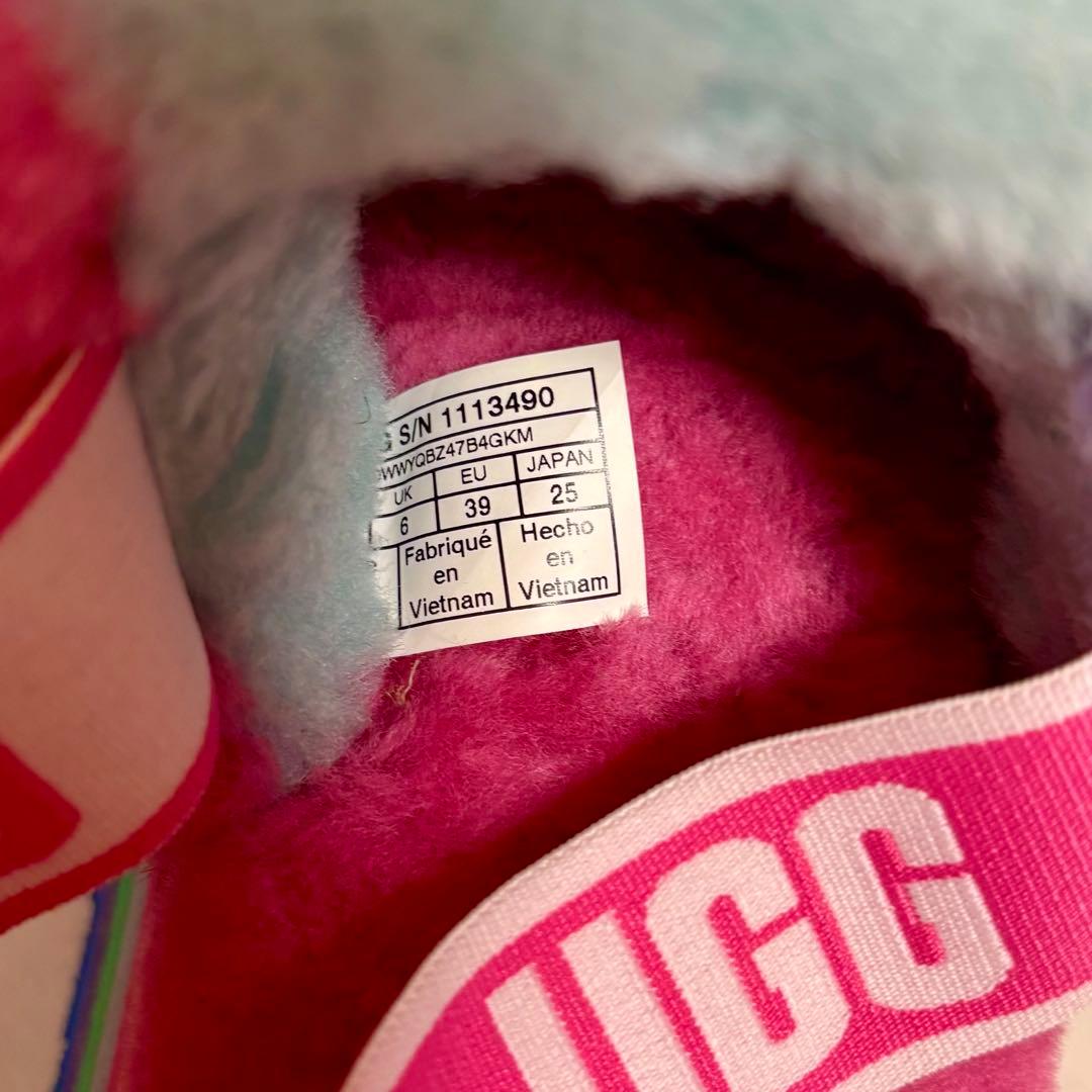 UGG カラフルプラットフォームサンダル　25㎝（23.5〜24.5㎝）