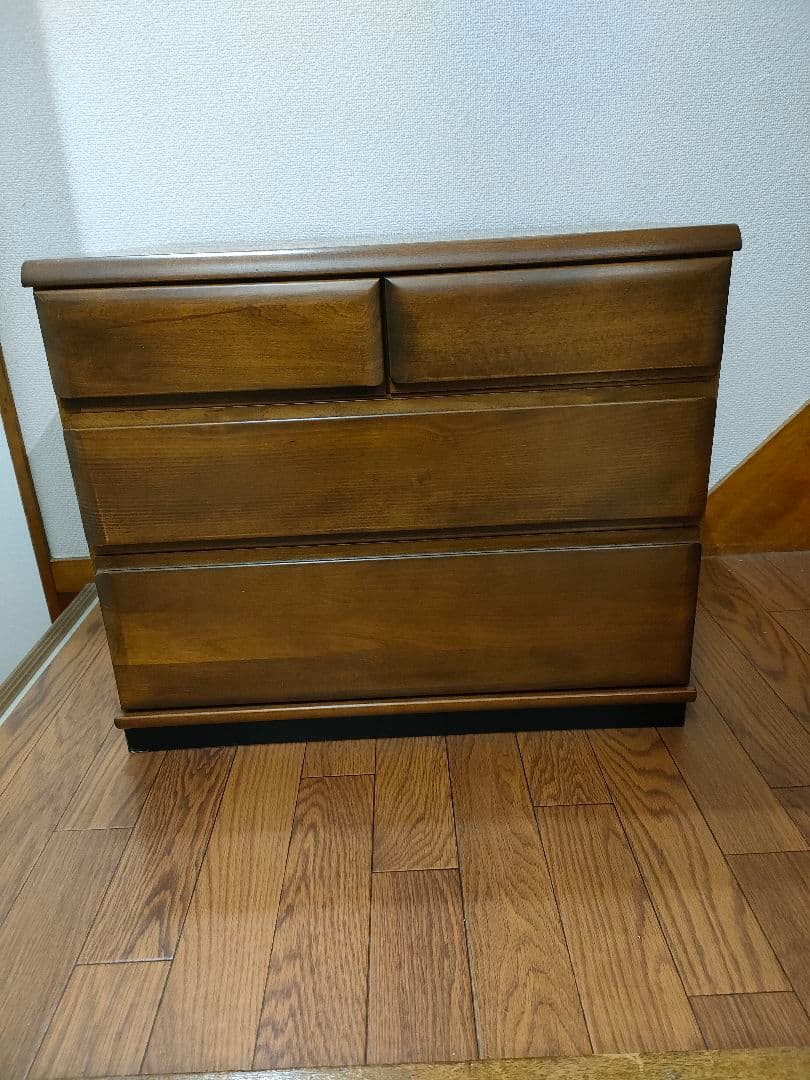 【カリモク】【ずっしり重い】【高級家具】小型箪笥　小物収納　ローチェスト