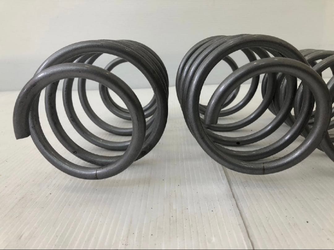 ど*ん様 SWK サスペンションスプリング zc33s