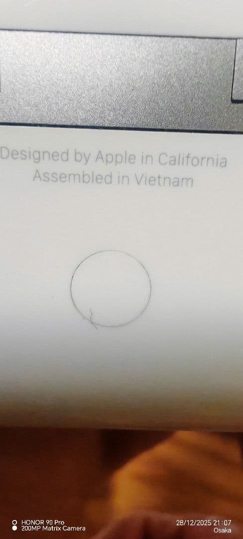 AirPods本体 A2190 充電ケース付き問題なく動作します。