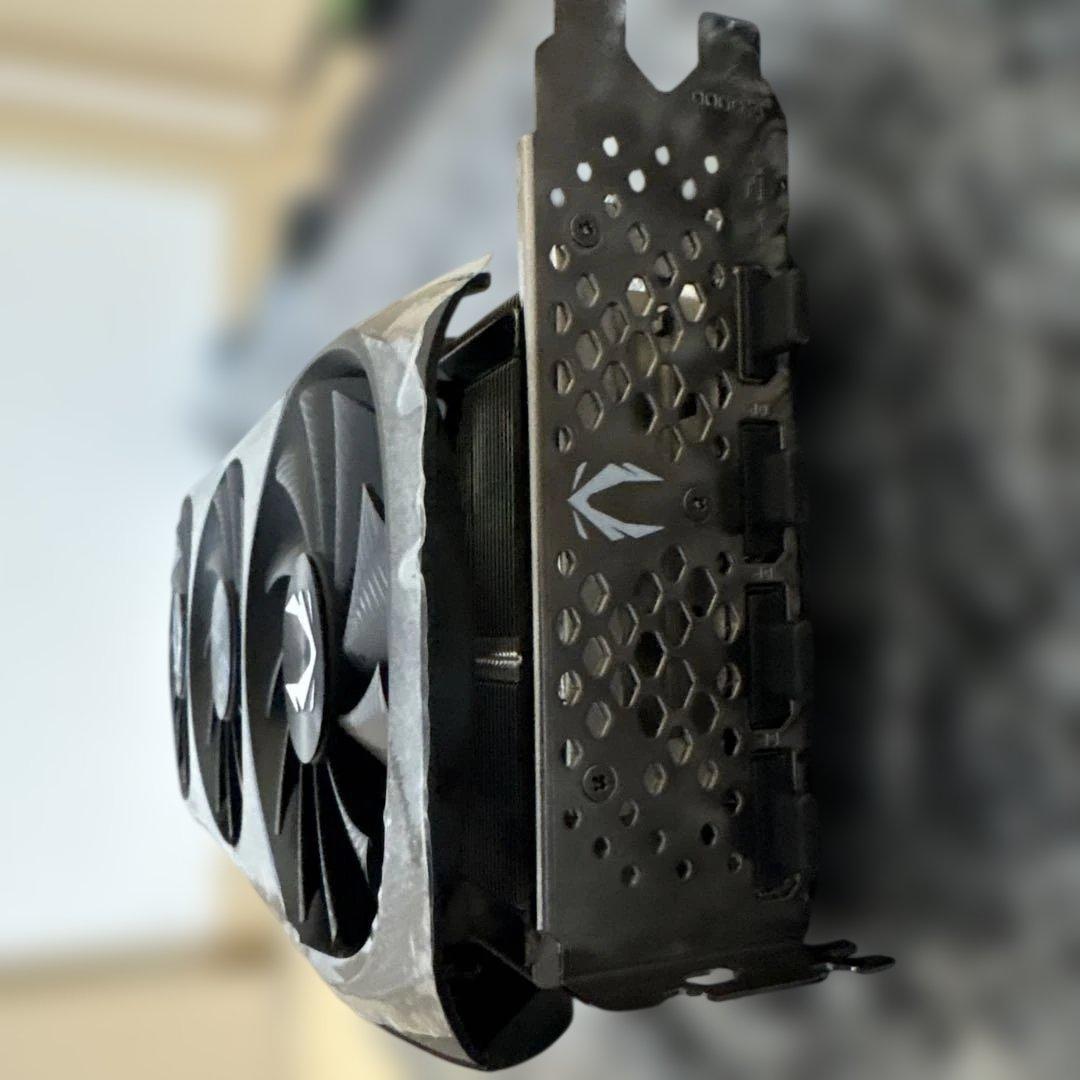 GeForce RTX4070Ti Spider-Man 12GBモデル