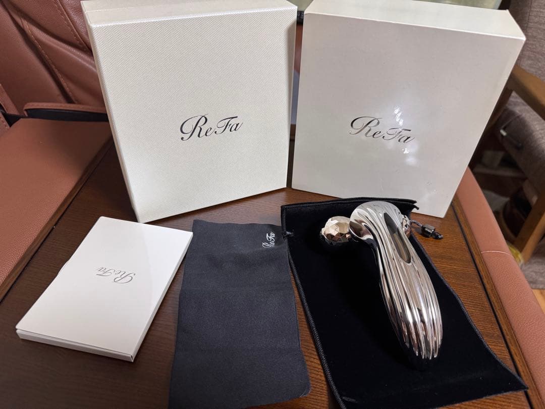 ReFa 美顔ローラー シルバー 専用ポーチ付き