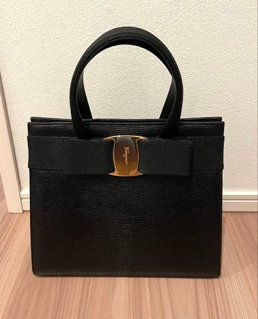 Salvatore Ferragamo ヴァラリボン 2wayハンドバッグ