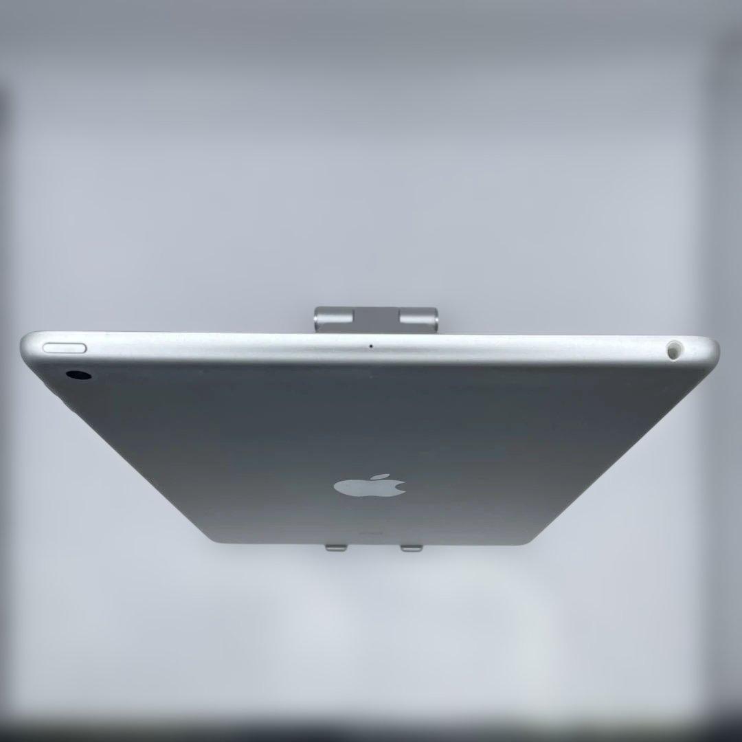 O*A様 iPad 7世代 32GB 本体　バッテリー90％