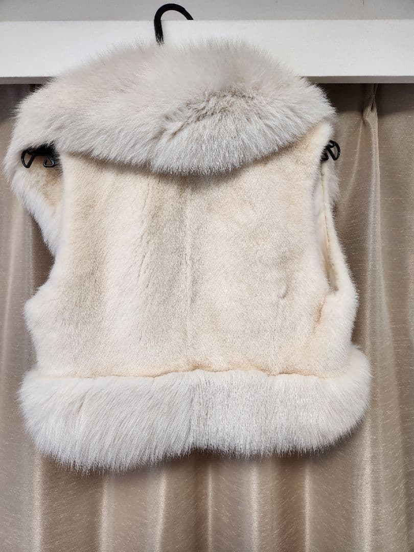 FOXEY ホワイトファー ショートベスト