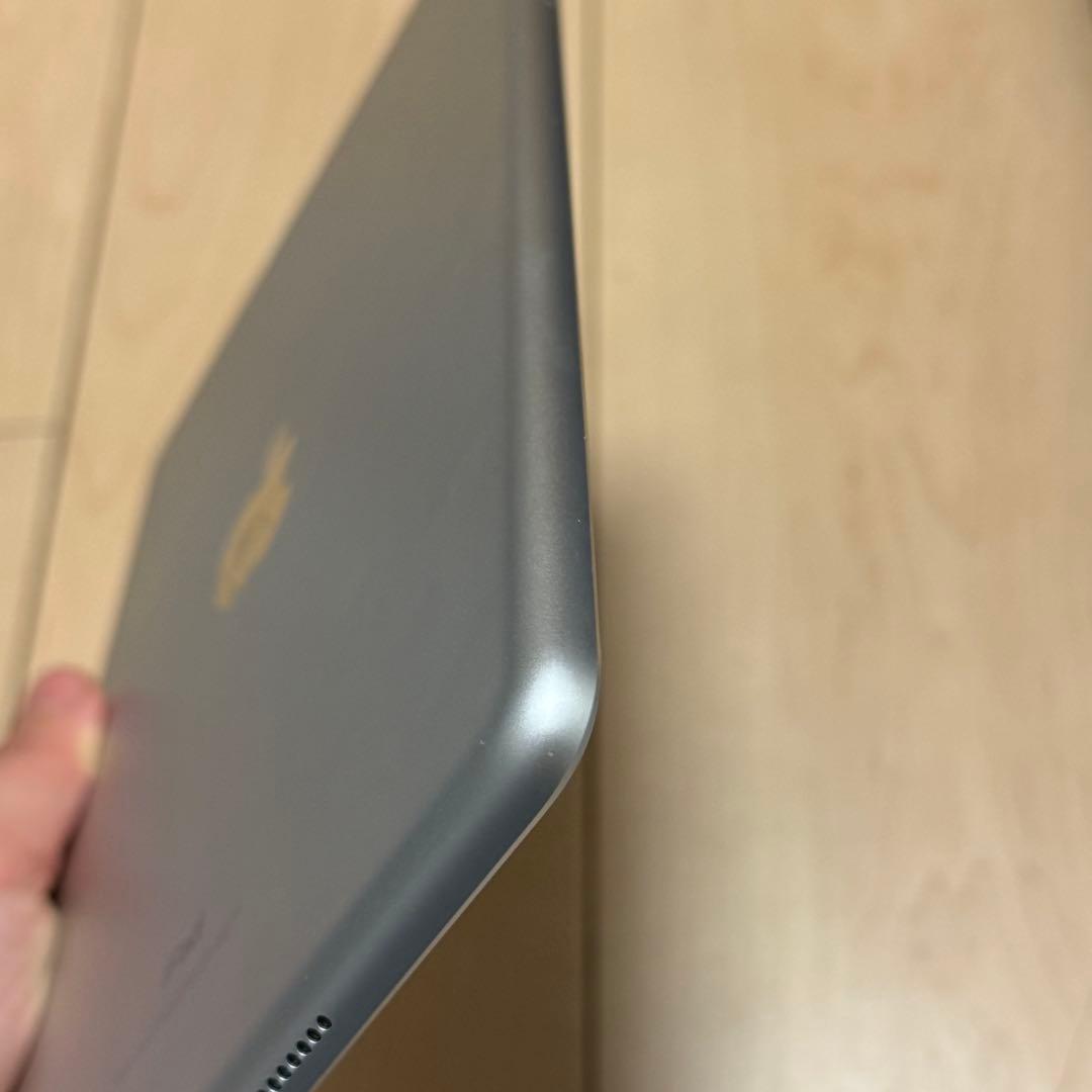 ●匿名発送● iPad 第6世代 128GB シルバー　バッテリー最大容量82%