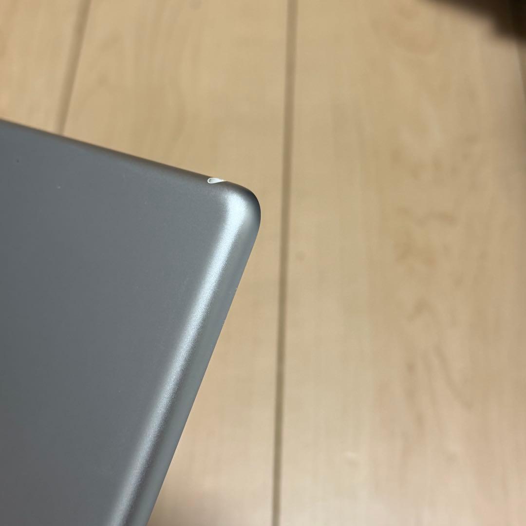 ●匿名発送● iPad 第6世代 128GB シルバー　バッテリー最大容量82%