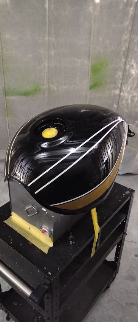 カワサキ　z900rs タンク　タイガーカラー　kawasaki