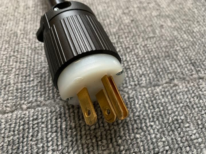 コトヴェール　ノイズ・雷サージプロテクタ　20Aタイプ　SFU-020-3P