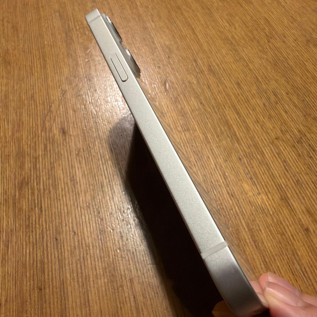 ★美品★iPhone13 128GB SIMフリー