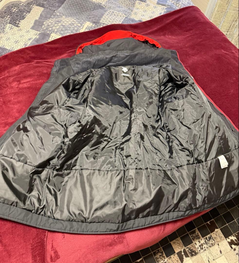 極美品　DESCENTE 2024年モデル メンズ　スキーウェア 上下セット L