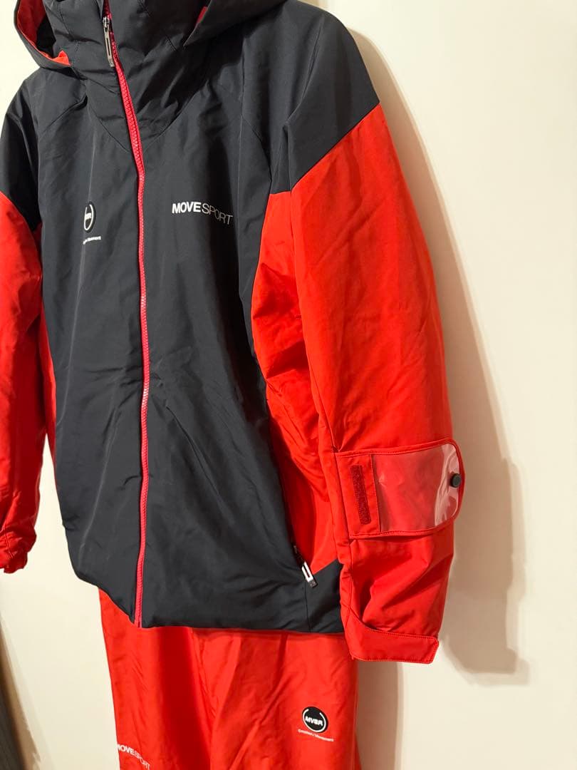 極美品　DESCENTE 2024年モデル メンズ　スキーウェア 上下セット L