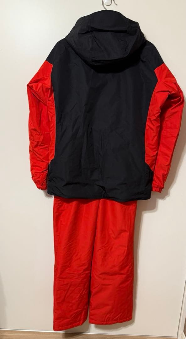極美品　DESCENTE 2024年モデル メンズ　スキーウェア 上下セット L