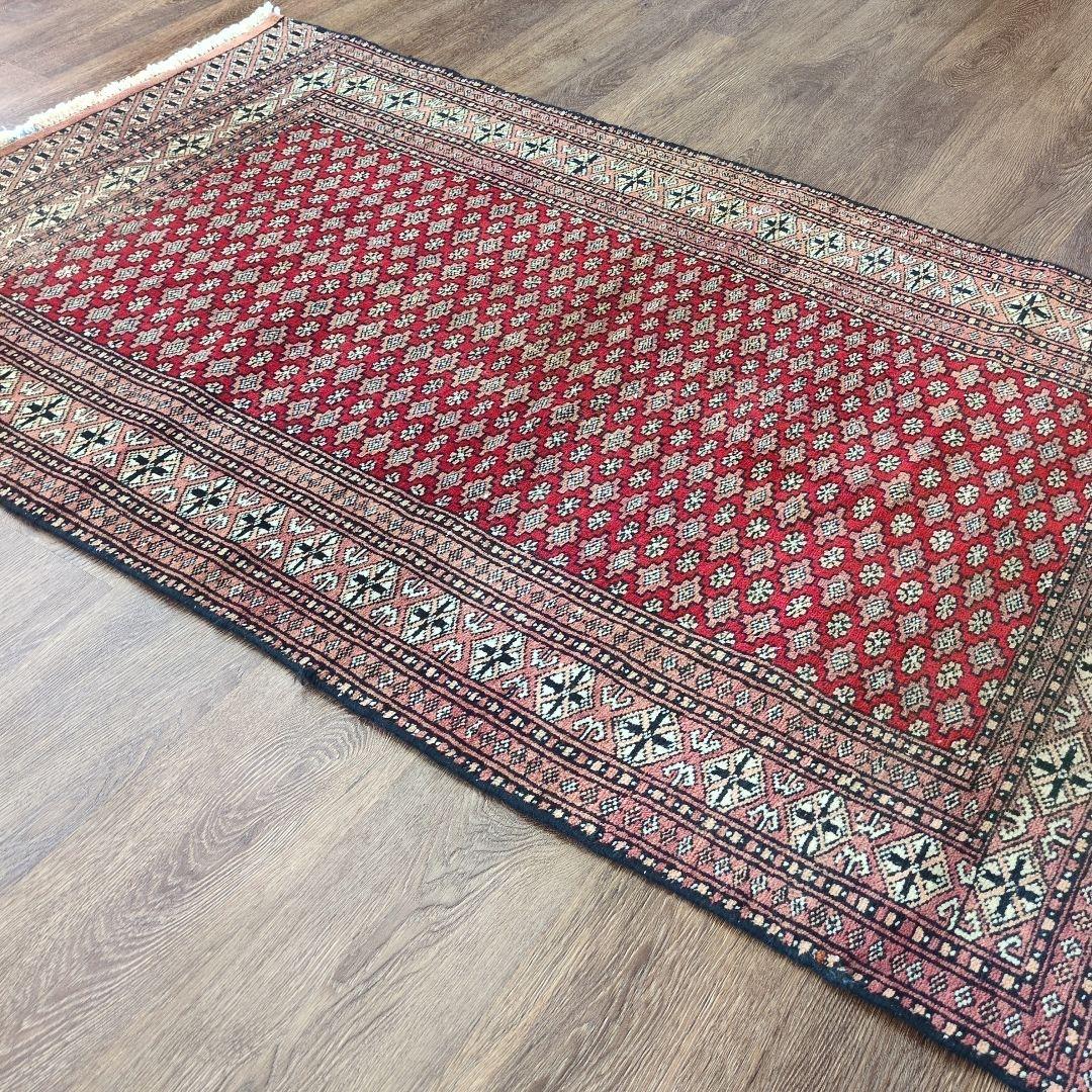 パキスタン　ヴィンテージラグ　トライバルラグ　手織り絨毯