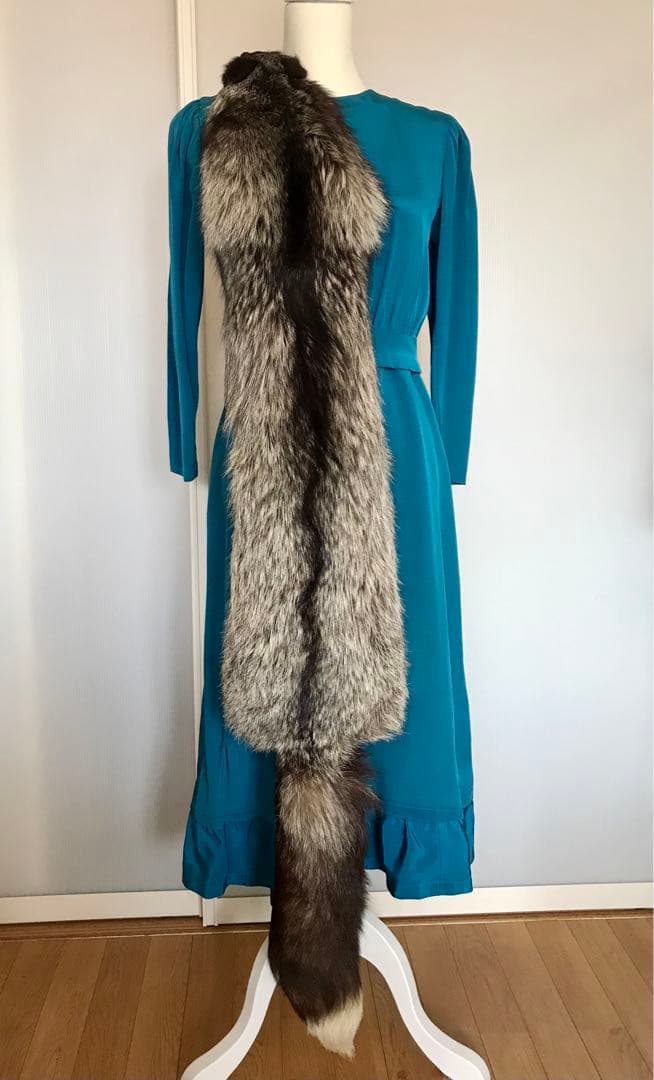 EMBA特注　最上級品　FOX FUR 銀ギツネ　本毛皮　ショール　ストール
