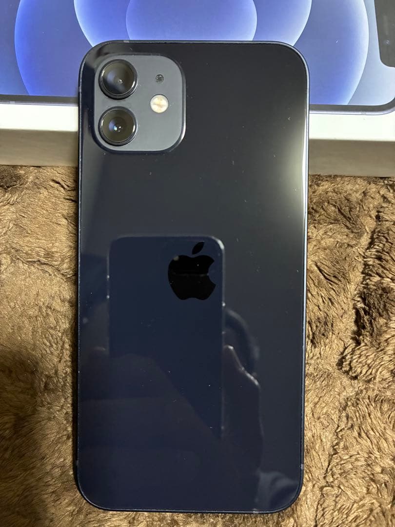 【極美品】iPhone12ブラック64GB 付属品未使用完備 ・ケース未使用付