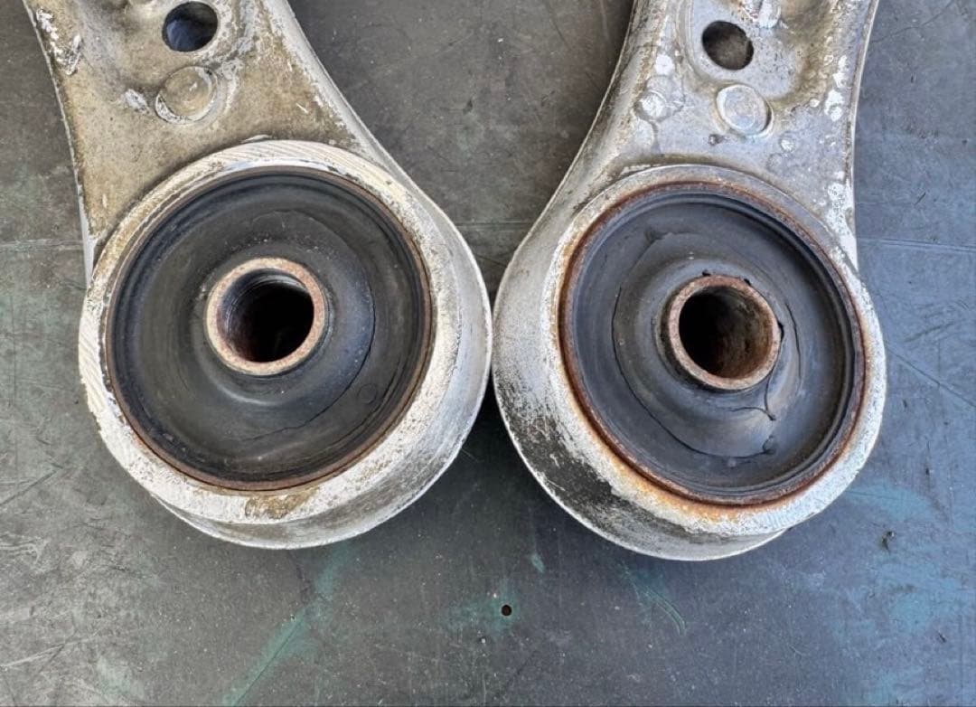 スバルレガシィ　BP5 BL5 アルミ　フロントロアアーム