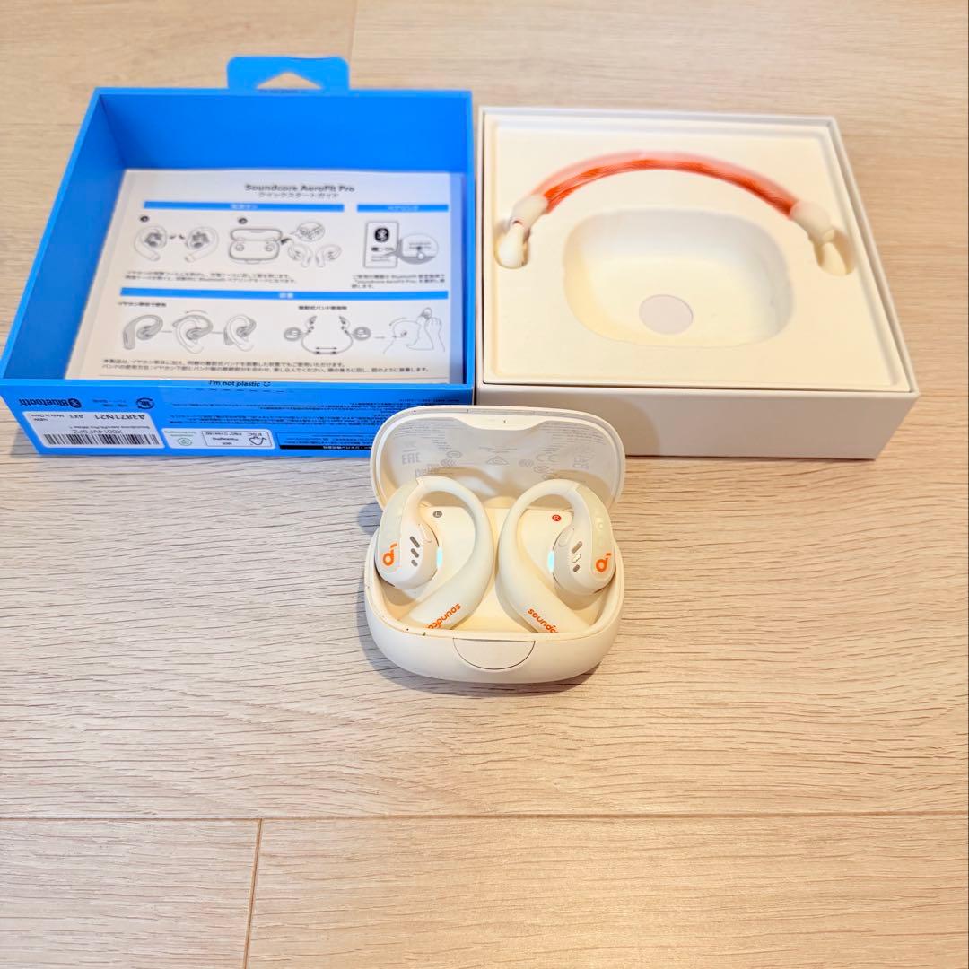 AeroFit Pro ワイヤレスイヤホン ホワイト