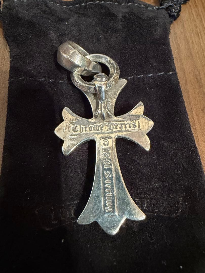 プロフィール必須！こぎクロムハーツCHスモールクロスwith ベイル