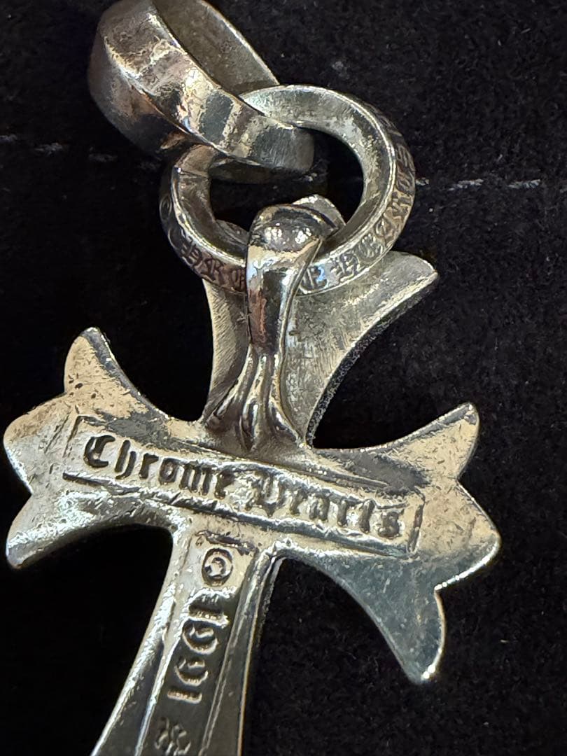 プロフィール必須！こぎクロムハーツCHスモールクロスwith ベイル