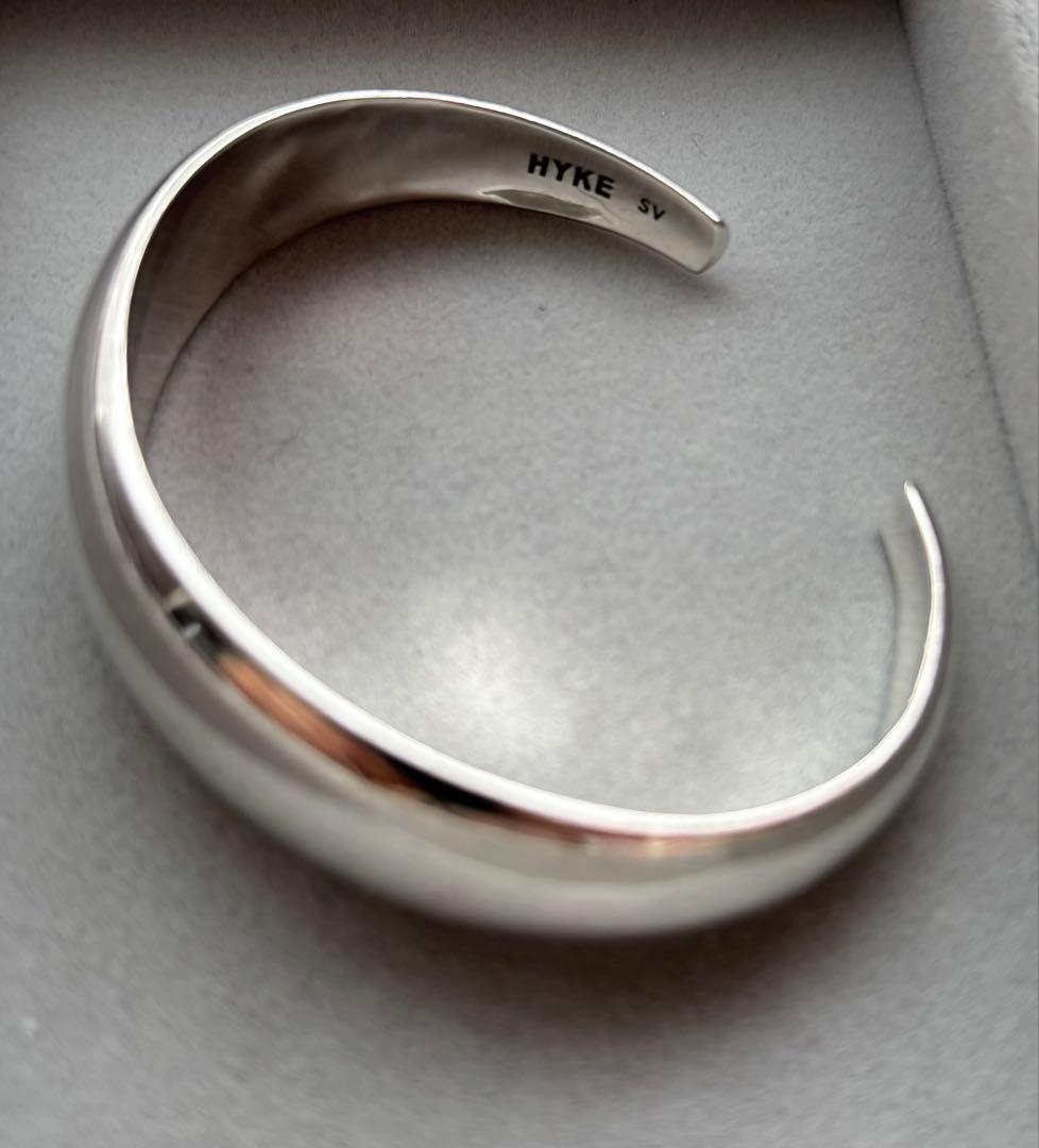 HYKE ハイク シルバー バングル